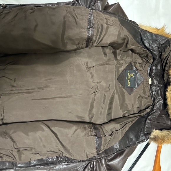 Vintage Lakeland leather hoodie with fur trim on the collar - Picture 2 of 7